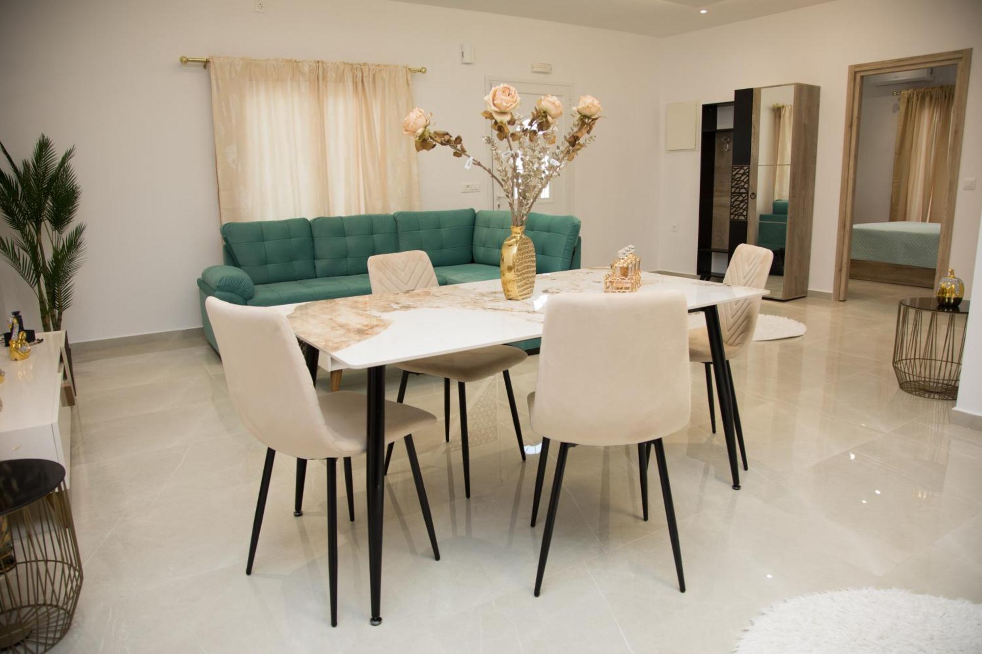 Village Anto Apartament Fira (Santorini)